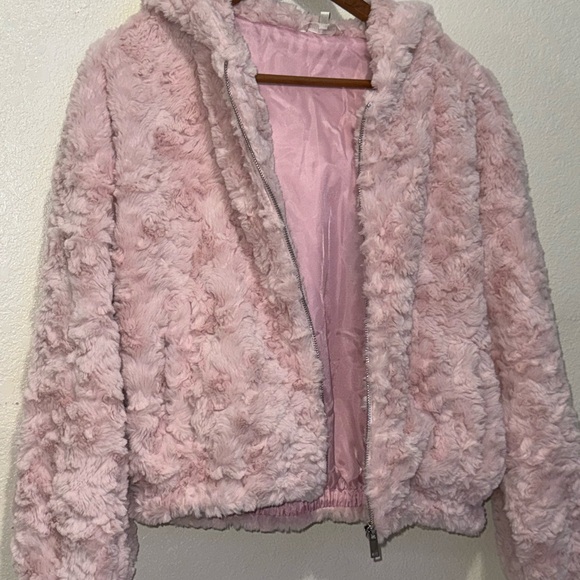Pink Puffer Jacket with Hood and Plush Material - Picture 3 of 4